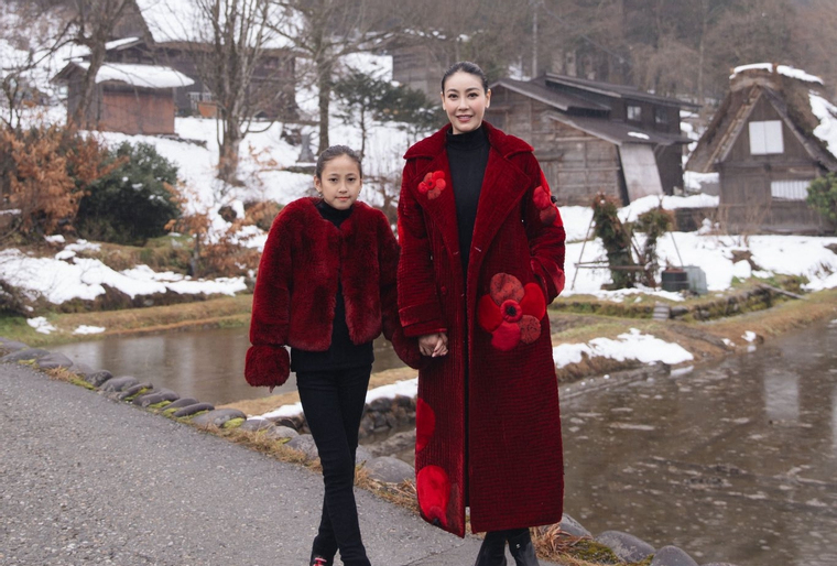 Con trai và con gái Hà Kiều Anh thu hút sự chú ý