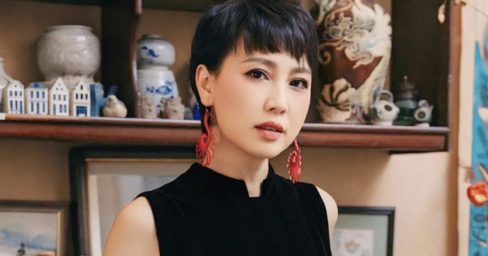 Mẹ vợ Đoàn Văn Hậu tuổi U50 lại gây sốt