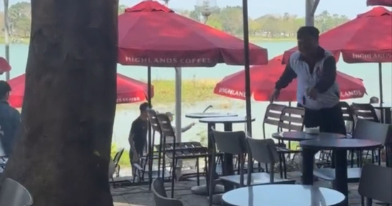 Truy xét thanh niên dùng rựa truy đuổi bạn tại quán cà phê ở Huế