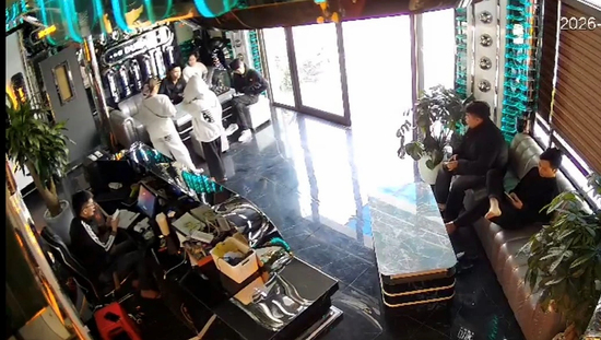 Bắt nhóm người bán 2 thiếu nữ cho quán karaoke ở Ninh Bình