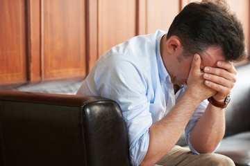 Nghỉ hưu sớm, tiền nhiều, sau 2 năm, cựu trưởng phòng chỉ mong được đi làm lại