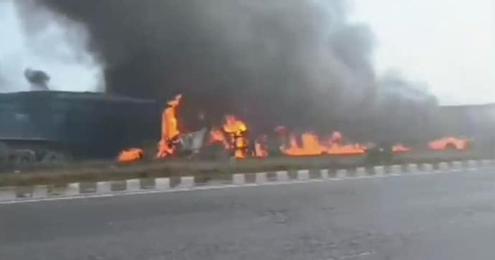 5 xe tải va chạm trên cao tốc, 2 công nhân tử vong thương tâm