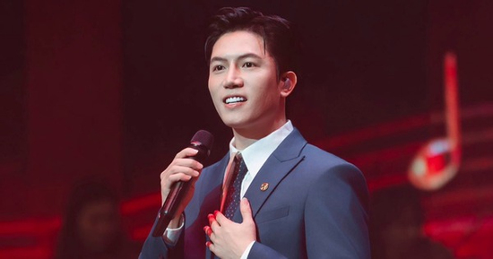 Nam ca sĩ đắt show bậc nhất showbiz và chuyện xúc động đằng sau ca khúc 'Thưa Đảng'