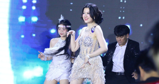 Ngắm nhan sắc xinh đẹp của các nữ sinh thi Hoa khôi Ngoại thương