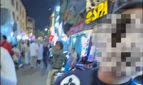 Xử phạt người chèo kéo du khách nước ngoài sử dụng ma túy ở phố cổ Hà Nội