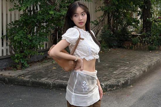 Vòng eo gây chú ý của Hoa hậu quê Đà Nẵng