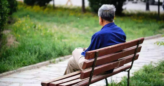 Đưa bố vào viện dưỡng lão: Không phải trốn tránh mà là đã đi đến giới hạn cuối cùng