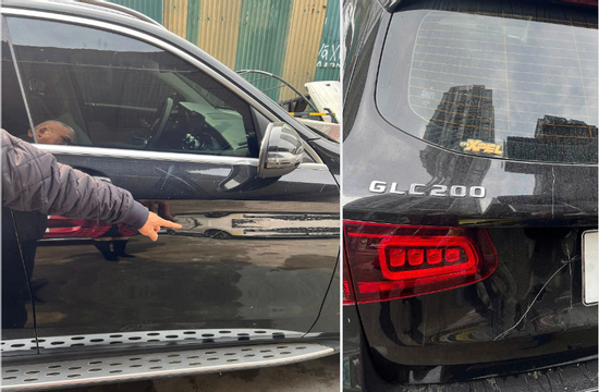 Điều tra vụ ô tô Mercedes bị cào xước, đập kính lái khi đỗ trên vỉa hè Hà Nội