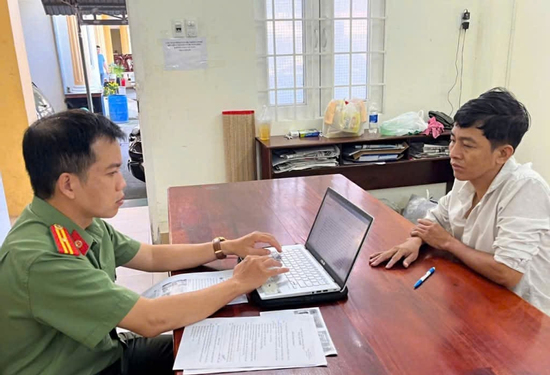 Lừa hàng trăm nạn nhân bằng chiêu thức bán máy móc 'giá rẻ' rồi chiếm đoạt tiền đặt cọc