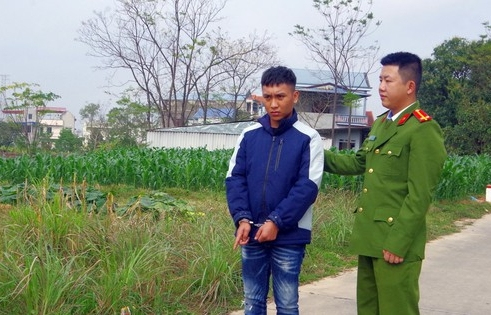 Nam thanh niên sàm sỡ, hiếp dâm bé gái 13 tuổi đi xe đạp