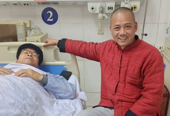 NSND Trần Nhượng nhập viện