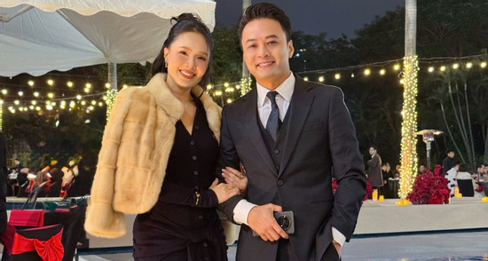 Hồng Diễm khiến fan phát 'sốt' khi đăng ảnh hội ngộ Hồng Đăng