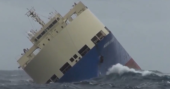 Chìm phà chở hơn 350 người ở miền nam Philippines