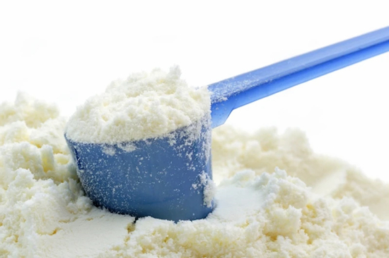 Bộ Y tế yêu cầu thu hồi, gỡ bỏ 5 loại sữa ngoại nghi nhiễm độc tố nguy hiểm