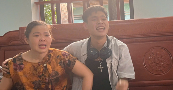 Con trai bí mật trở về sau hơn 2 năm đi Nhật, người mẹ Bắc Ninh ngỡ ngàng