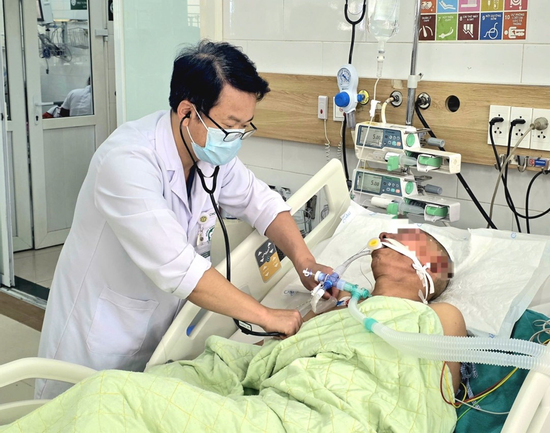 Ngộ độc khí CO, chồng tử vong, vợ nguy kịch