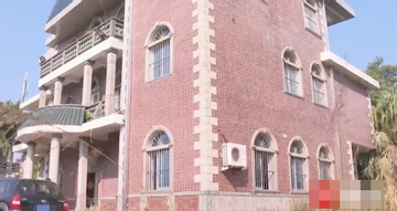 Chủ nhà tá hỏa phát hiện hàng xóm chiếm biệt thự gần 19 tỷ đồng làm chuồng gà