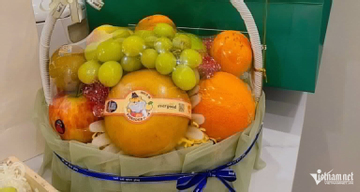 Giỏ quà đầu năm của thông gia giàu khiến gia đình nghèo 'trút bỏ gánh nặng'