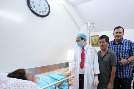 Tưởng đau bụng thông thường, đi khám phát hiện ung thư đại tràng