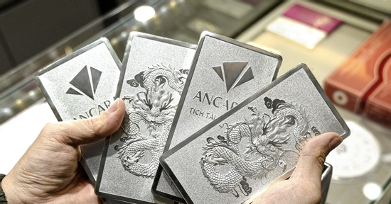 Giá bạc giảm nhanh chưa từng có, chỉ một ngày mất gần 21 triệu đồng/kg