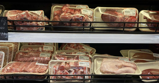 Giá thịt lợn cao ngất ngưởng, người nuôi năm nay ăn Tết to