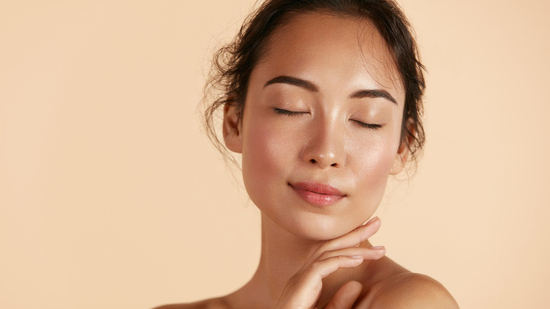 Xu hướng trang điểm năm 2026: Các tông màu ấm áp của thập niên 90 đang trở lại