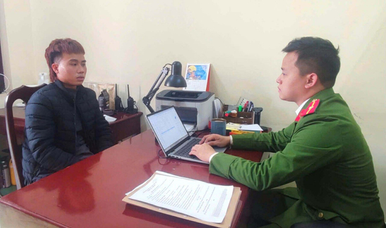 Bắt kẻ trốn lệnh truy nã sau khi đánh người