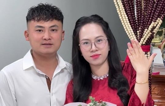 Ly hôn 3 năm rồi tái hợp, vợ chồng ở Thanh Hóa làm lễ ăn hỏi như lần đầu