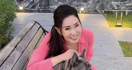 2 lần hôn nhân đổ vỡ, hoa hậu tuổi 78 vẫn giữ nhan sắc gây trầm trồ là ai?