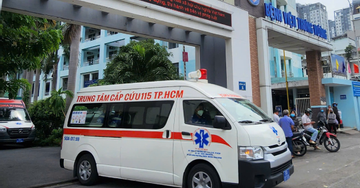 Người đàn ông bất ngờ tím tái, nguy kịch khi đang ăn bánh trôi nước