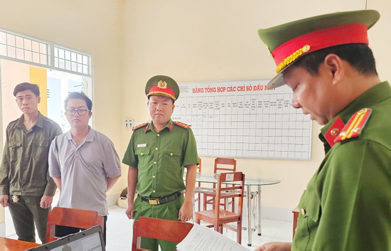 Bắt giam kẻ chuyên dâm ô các bé gái