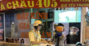 Chính thức: Từ 1-1-2026 khấu trừ lương để đóng phạt vi phạm giao thông