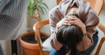 Chồng xin ở lại chăm sóc người yêu cũ khiến vợ sững sờ