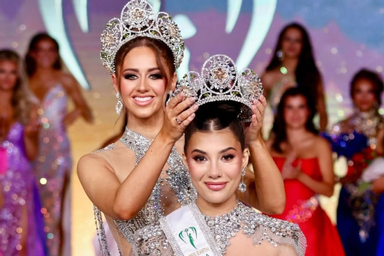 Cô gái 20 tuổi đăng quang Hoa hậu Trái Đất Mỹ