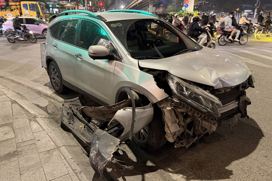 Công an Hà Nội tìm nhân chứng vụ tai nạn giao thông liên hoàn trên đường Láng