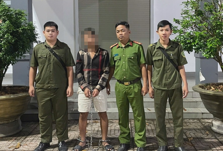 Nam thanh niên 22 tuổi nhiều lần gần gũi bé gái 12 tuổi, biết khó thoát tội nên thú nhận tất cả