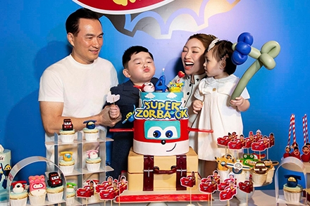 Con trai 4 tuổi đáng yêu của Chi Bảo - Lý Thùy Chang