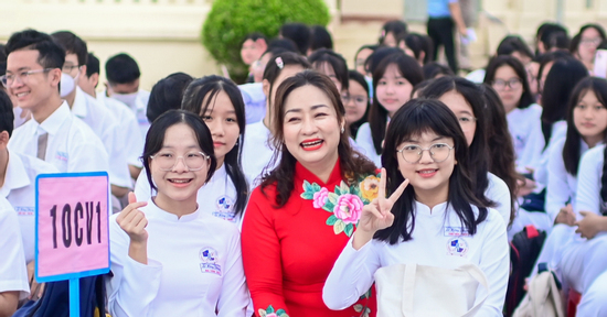 Giáo viên TPHCM sẽ nhận hàng chục triệu đồng dịp Tết, cao nhất gần 100 triệu