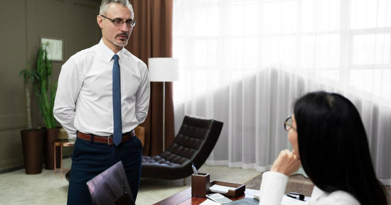 Một câu hỏi của sếp, 2 câu trả lời của người EQ thấp và người EQ cao quyết định 2 số phận nơi công sở
