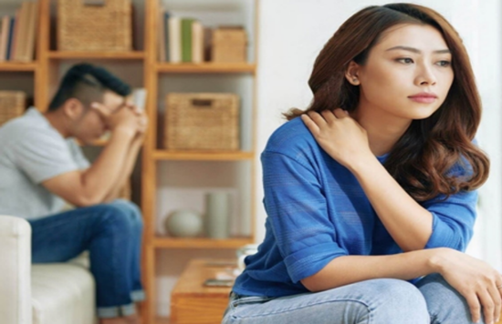 Dự tiệc tất niên ở công ty vợ, chồng mất ăn mất ngủ vì câu nói bâng quơ