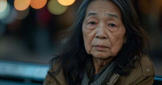 Gạch tên 3 con khỏi danh sách thừa kế vì bị thờ ơ, cụ bà di chúc 75 tỉ cho nhân vật không ngờ