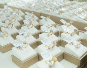 Giá vàng hôm nay 8/1: Quay đầu giảm mạnh