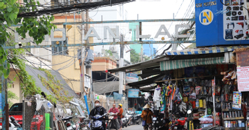 Khu chợ ở miền Tây hơn 30 năm bán một loại hàng, đàn ông ra vào tấp nập