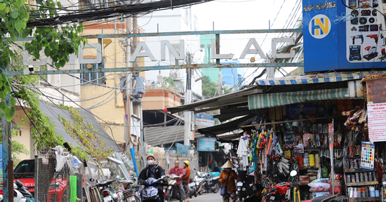 Khu chợ ở miền Tây hơn 30 năm bán một loại hàng, đàn ông ra vào tấp nập