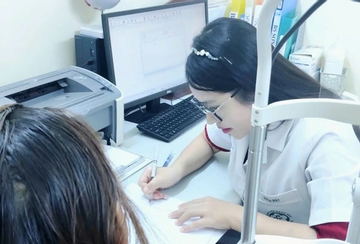 Nhìn mờ nhiều tháng, đi khám phát hiện u não nguy hiểm