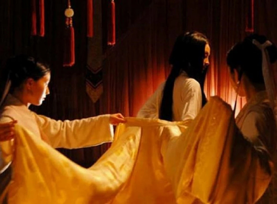 Chênh lệch về chế độ lương và thị tẩm giữa hoàng hậu, phi tần nhà Thanh