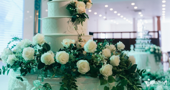 Chú rể trả lại phong bì cho bạn thân giữa tiệc cưới, khách mời ngỡ ngàng