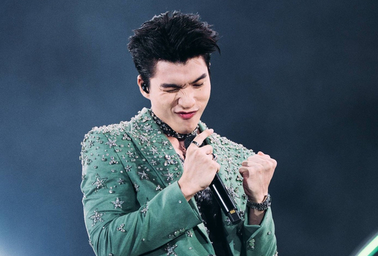 Đổ tiền tỷ cho Hieuthuhai