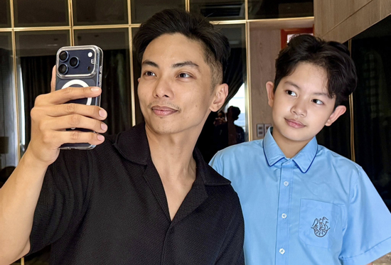 Phan Hiển 'giật mình' vì sự cao lớn của con trai 10 tuổi