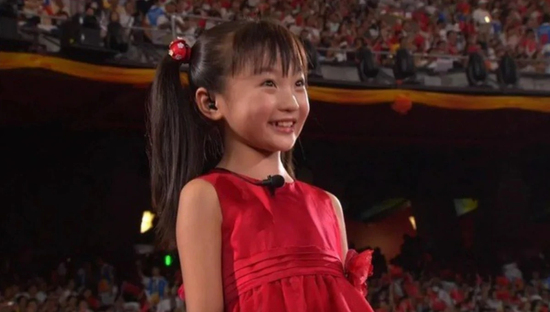 Sao nhí nhận chỉ trích vì vụ hát nhép chấn động tại Olympic Bắc Kinh giờ ra sao?